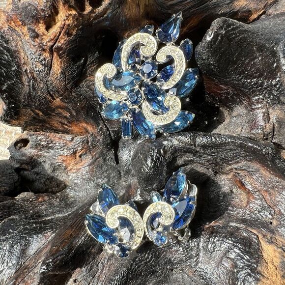 Vintage 50's Weiss Demi Parure Jewelry Blue Clear Leaf Set Clip Earrings Brooch - Picture 1 of 9